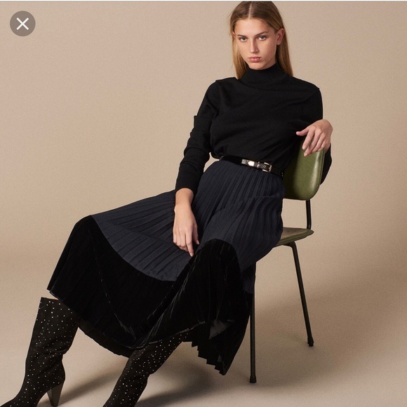 Sandro edelweis navy velvet hem pleated skirt - Picture 2 of 2